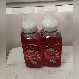 Bath & Body Works Tis the Season Gentle Foaming Hand Soap Lot of 2 Christmas NEW